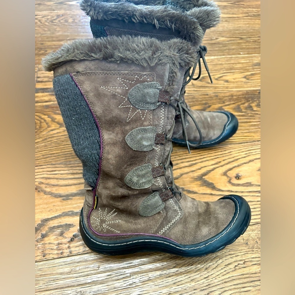 Clark’s Privo waterproof Eskimo boots. 8.5 - Picture 4 of 9